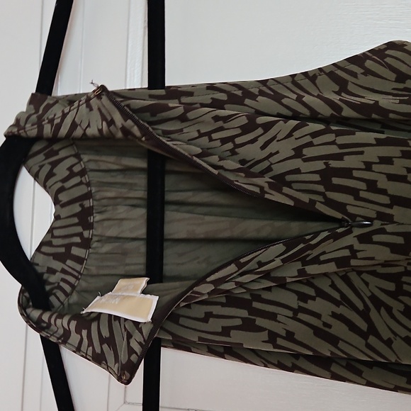 Michael Kors green and brown patterned top, Sz S/P - Picture 5 of 8